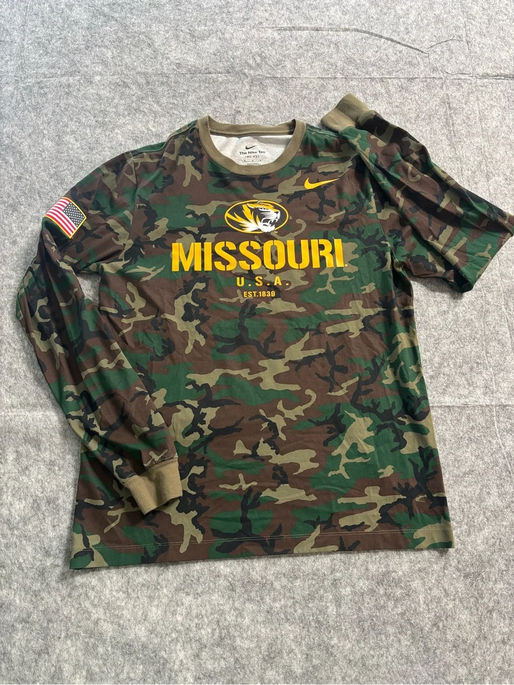 Nike Missouri Tigers Long Sleeve Shirt Mens Medium Camo OHT Military App